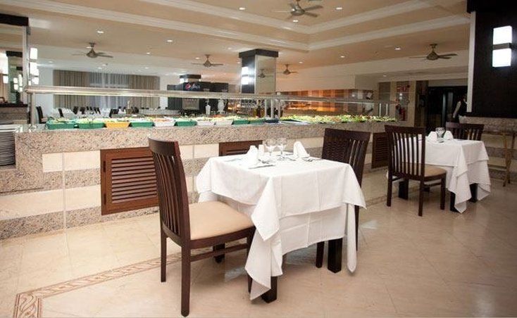 Hotel Riu Naiboa Punta Cana Restaurant photo